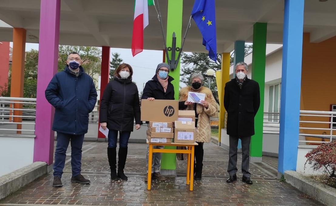 Copertina per La BCC di Turriaco dona 12mila euro per la scuola primaria: agevolare la didattica e l'informatizzazione